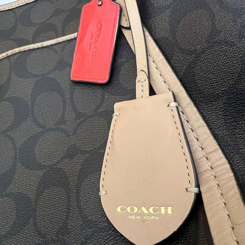 Authentic Coach Signature Peyton Tote Bag - Picture 5 of 10